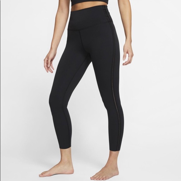nike yoga luxe infinalon
